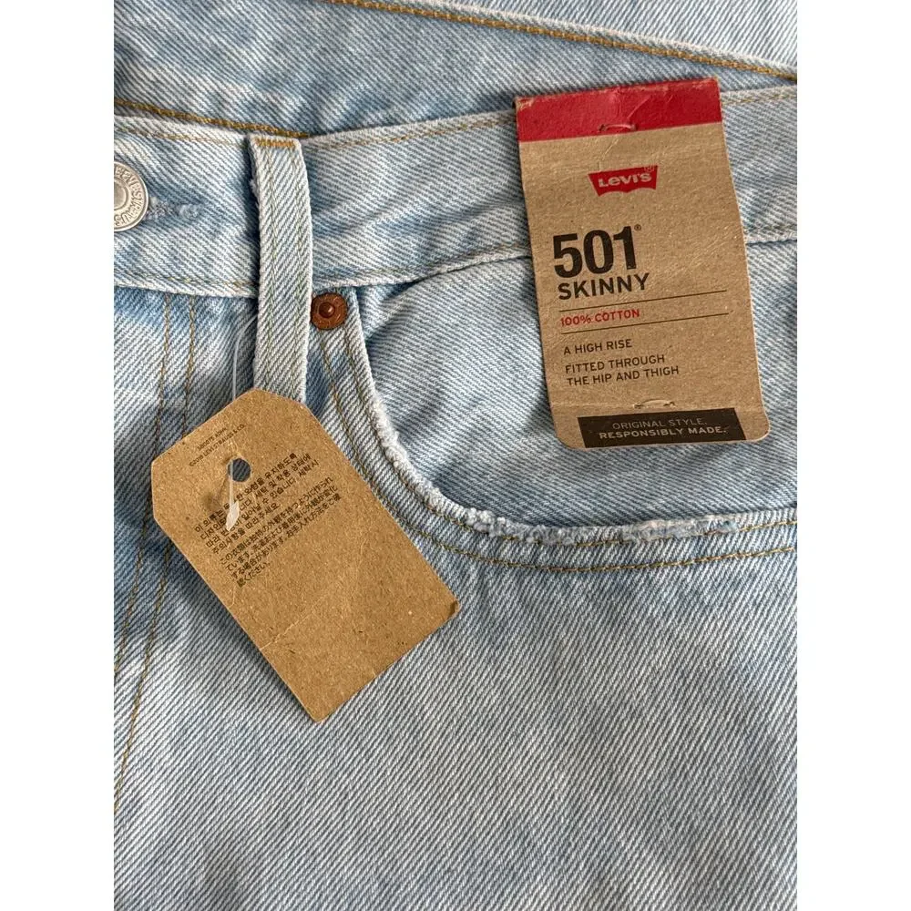 NWT Levi's 501 Skinny Women's Jeans‎ in Light Wash Size 28 x 32